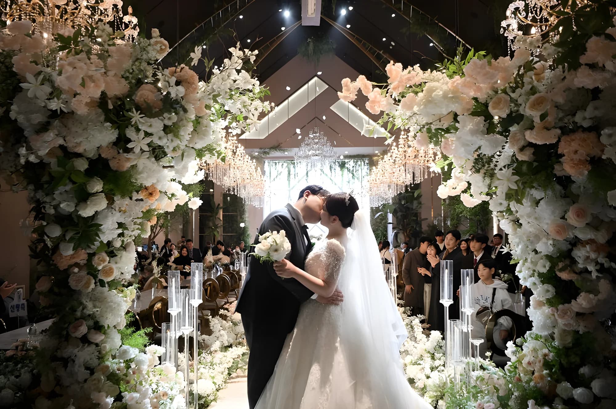 천안 베리웨딩홀에서 촬영한 마리안웨딩 본식스냅 사진 1