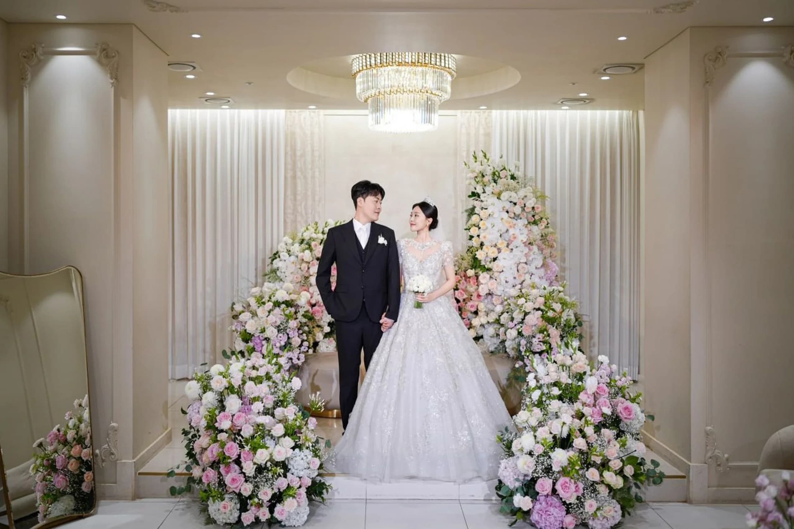 지타워컨벤션에서 촬영한 마리안웨딩 본식스냅 사진 1