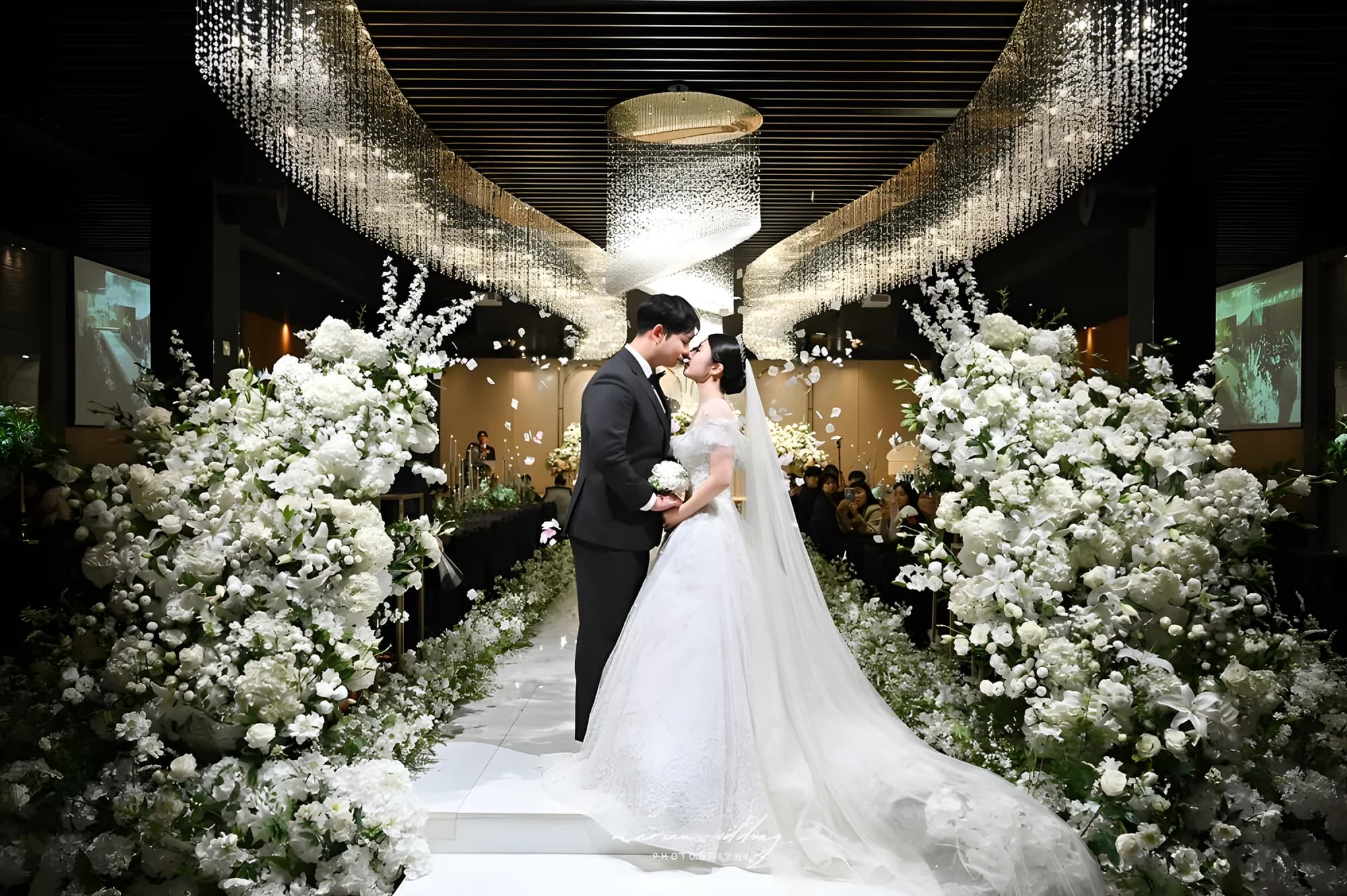 종로 SW컨벤션에서 촬영한 마리안웨딩 본식스냅 사진 1
