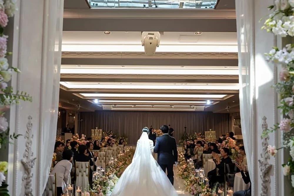 상록아트홀에서 촬영한 마리안웨딩 본식스냅 사진 1